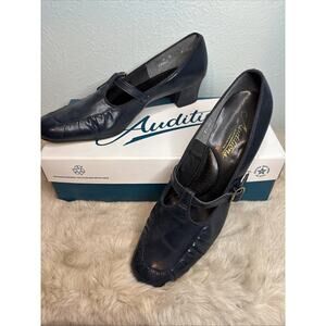 Auditions Women's Dress Shoe, Navy, 9M, In‎ Original Box